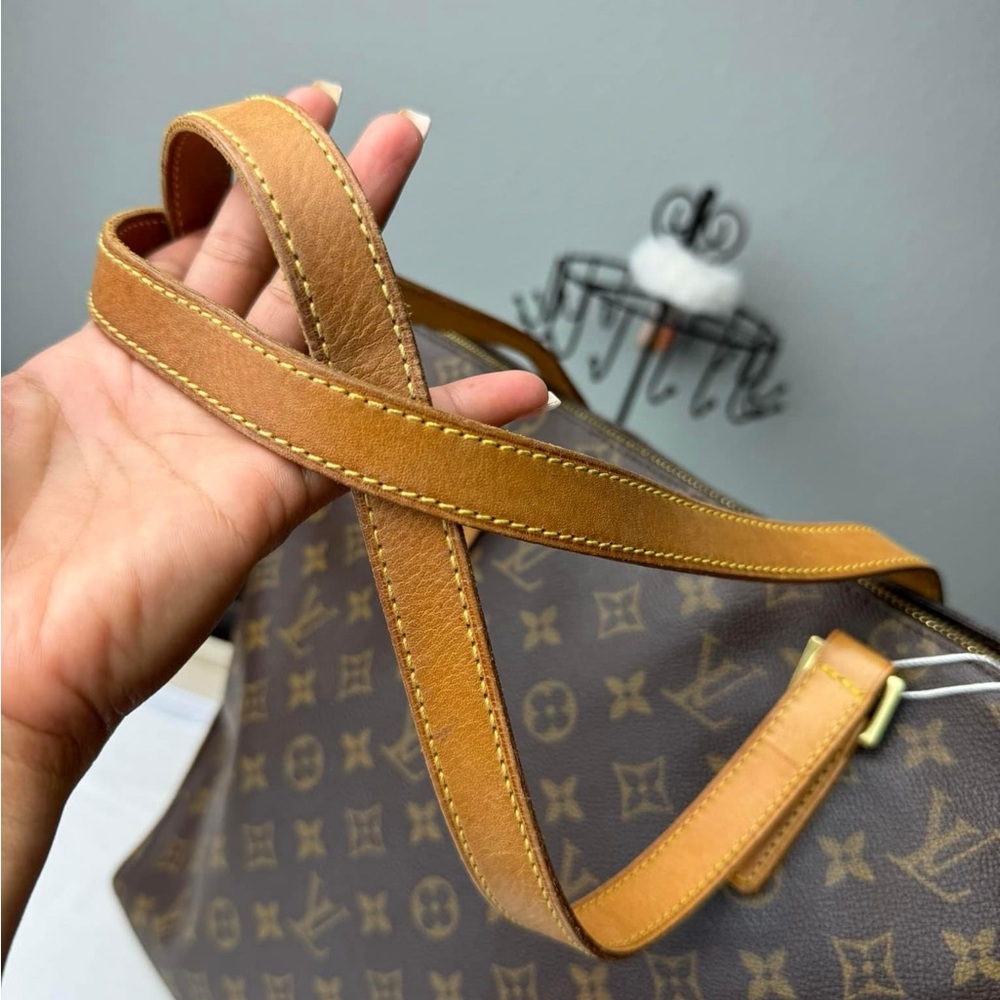 AUTHENTIC LV Cabaz mezzo PRE LOVED